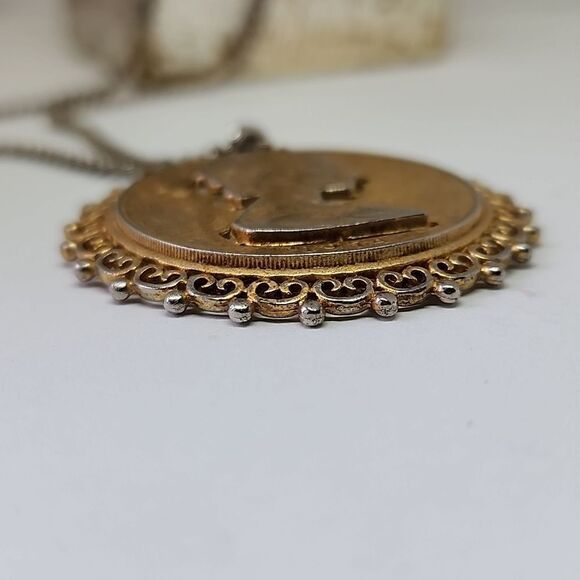 Vintage 1974 Elizabeth II Carved Out Coin Necklace - Picture 4 of 6